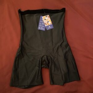 Honey, love no-show high waist short